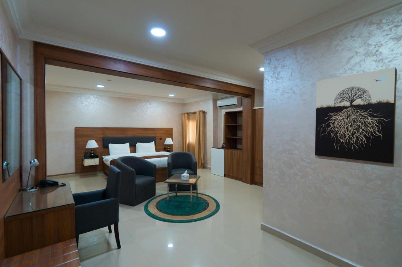 Phoenicia Suites Wupa 外观 照片