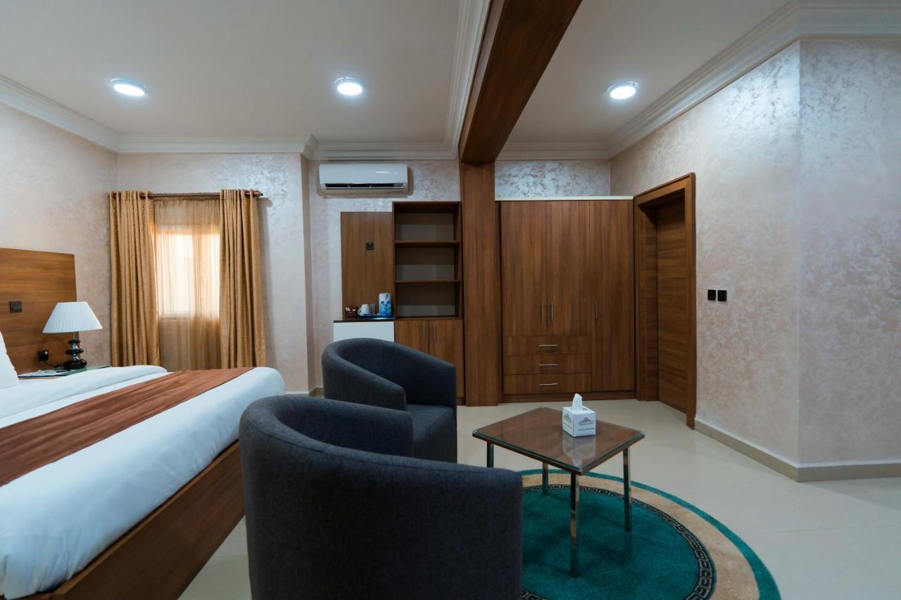 Phoenicia Suites Wupa 外观 照片